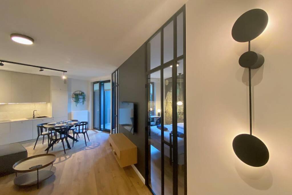 Apartamenty Portova Q4Apartments กดิเนีย ภายนอก รูปภาพ